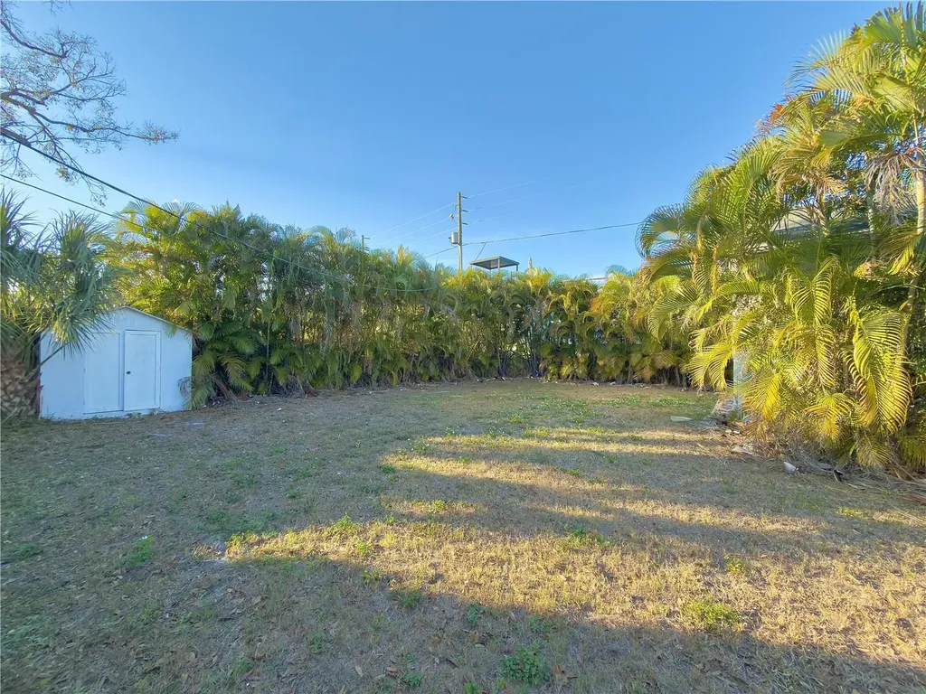 433 86th Avenue N St Petersburg FL 33702