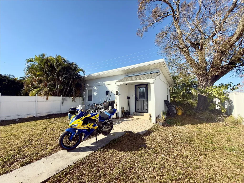 433 86th Avenue N St Petersburg FL 33702