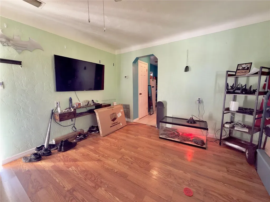 433 86th Avenue N St Petersburg FL 33702