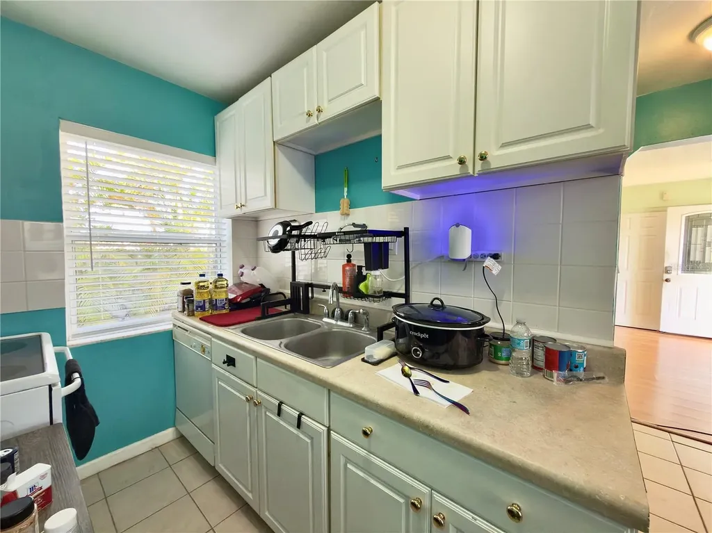 433 86th Avenue N St Petersburg FL 33702