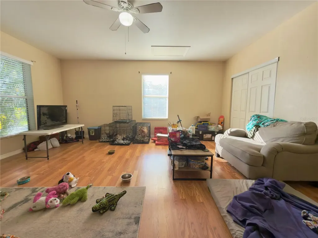 433 86th Avenue N St Petersburg FL 33702