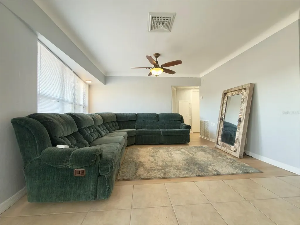 433 86th Avenue N St Petersburg FL 33702
