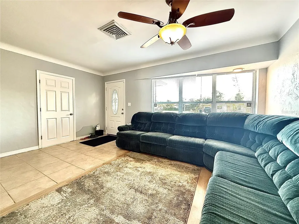 433 86th Avenue N St Petersburg FL 33702