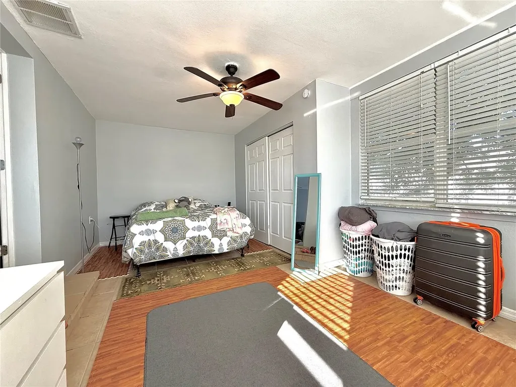 433 86th Avenue N St Petersburg FL 33702