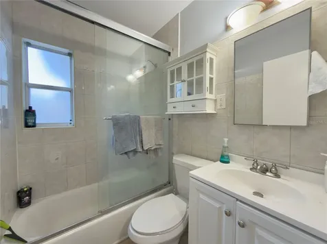 433 86th Avenue N St Petersburg FL 33702