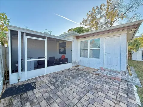 433 86th Avenue N St Petersburg FL 33702
