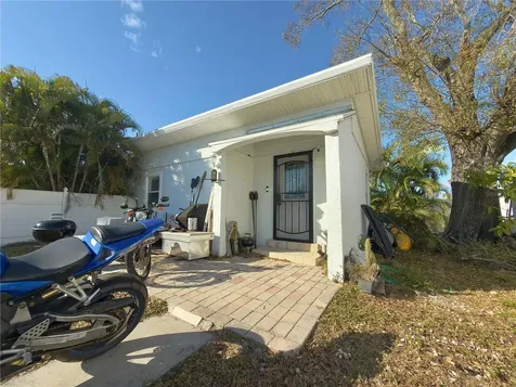 433 86th Avenue N St Petersburg FL 33702
