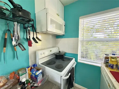 433 86th Avenue N St Petersburg FL 33702
