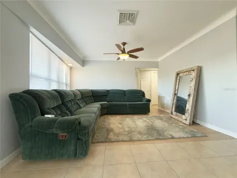 433 86th Avenue N St Petersburg FL 33702