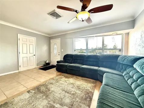 433 86th Avenue N St Petersburg FL 33702