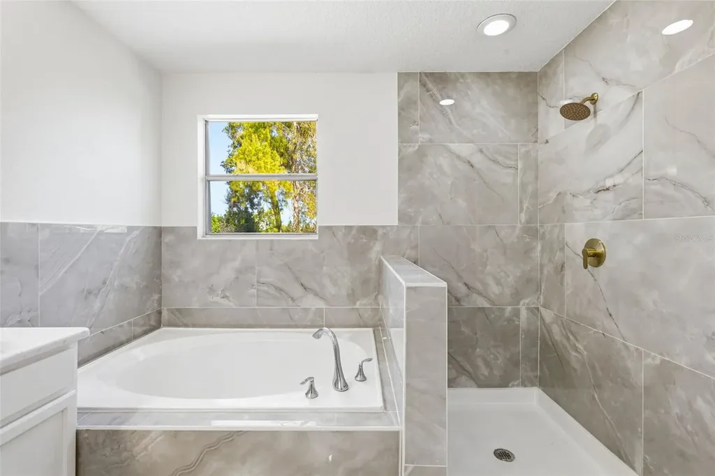 1421 Tahoe Springs Court Ruskin FL 33570