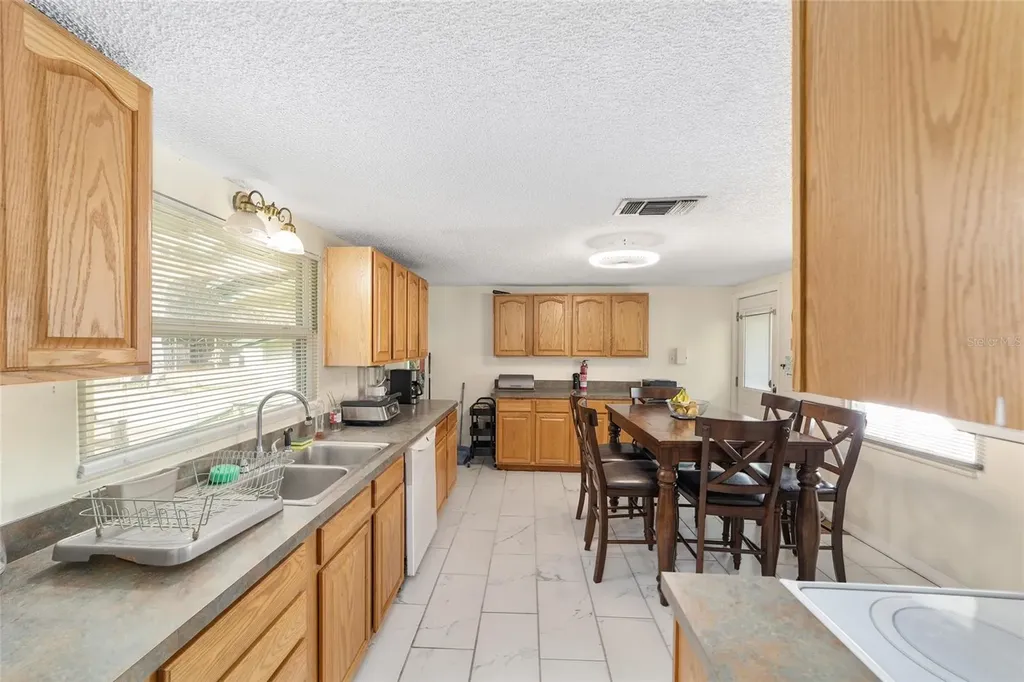 7075 SE Highway 25a Belleview FL 34420