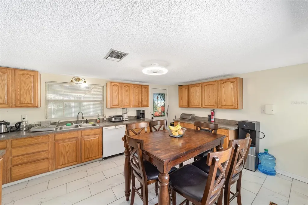 7075 SE Highway 25a Belleview FL 34420