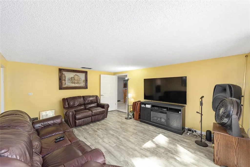 7075 SE Highway 25a Belleview FL 34420