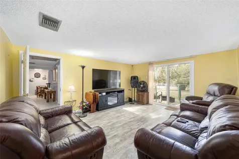 7075 SE Highway 25a Belleview FL 34420