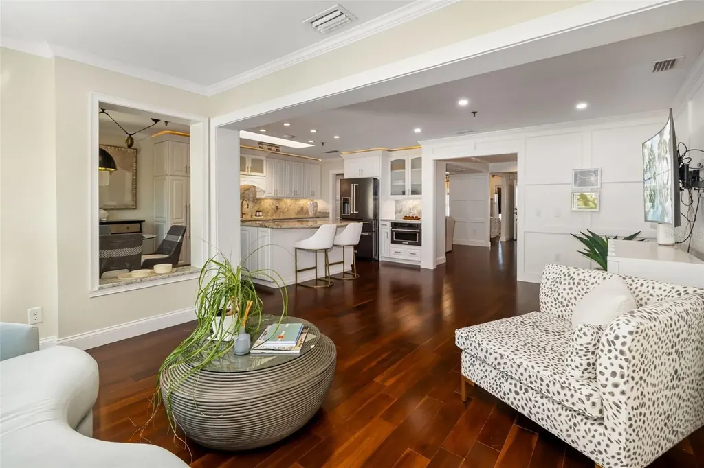 2195 Harbourside Drive Longboat Key FL 34228