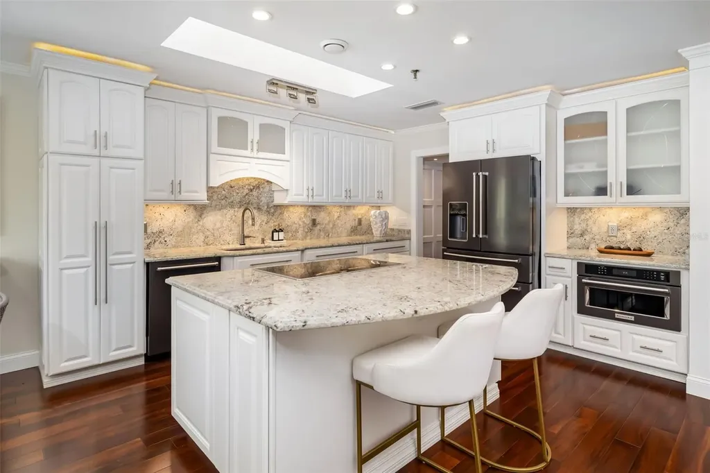 2195 Harbourside Drive Longboat Key FL 34228