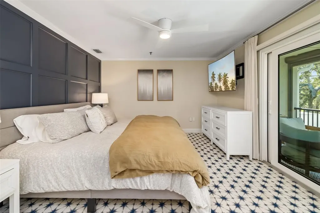 2195 Harbourside Drive Longboat Key FL 34228