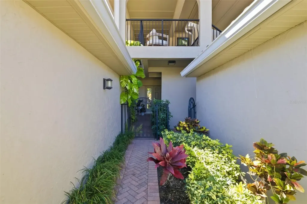 2195 Harbourside Drive Longboat Key FL 34228