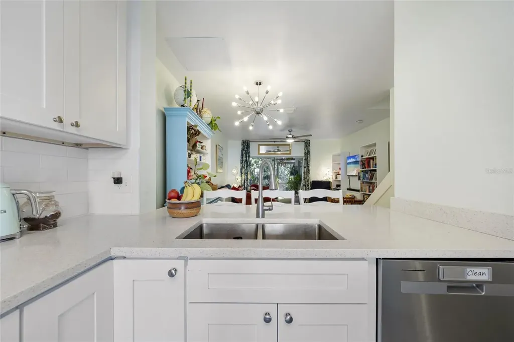 5937 Bayside Key Drive Tampa FL 33615
