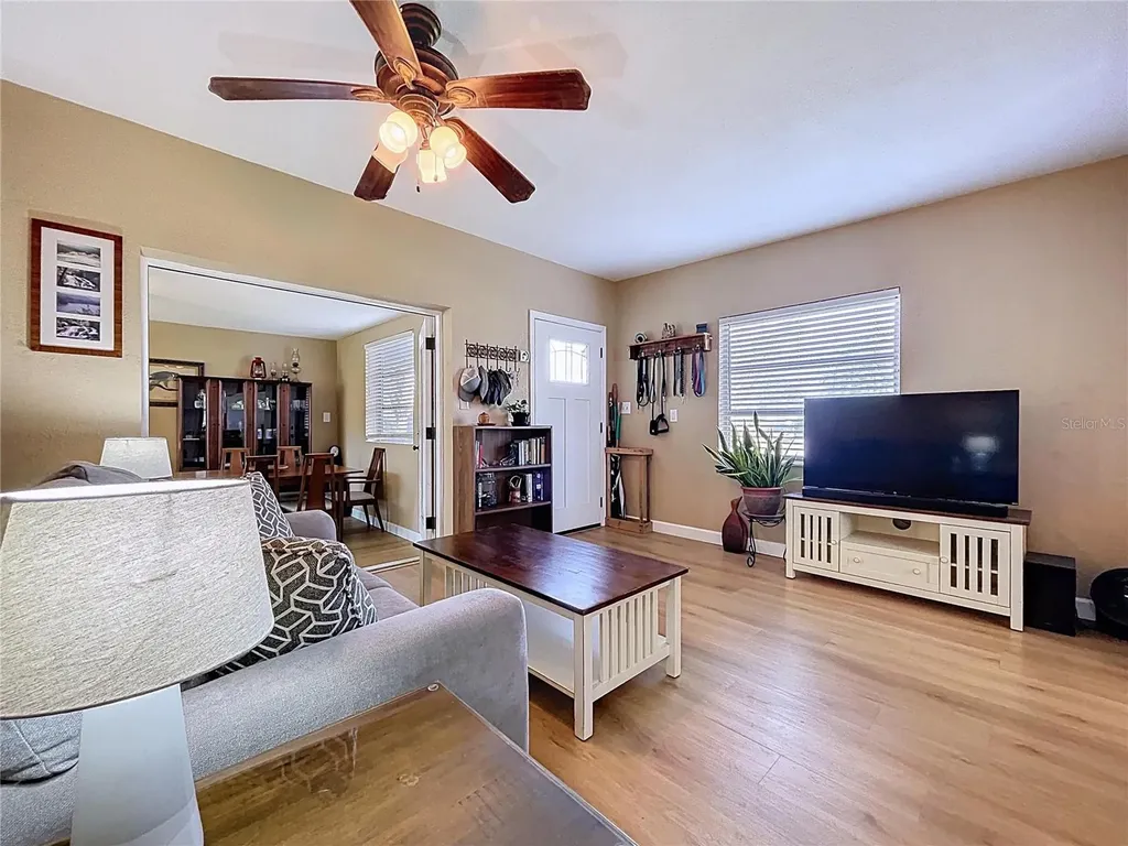 4042 Arkansas Avenue NE St Petersburg FL 33703