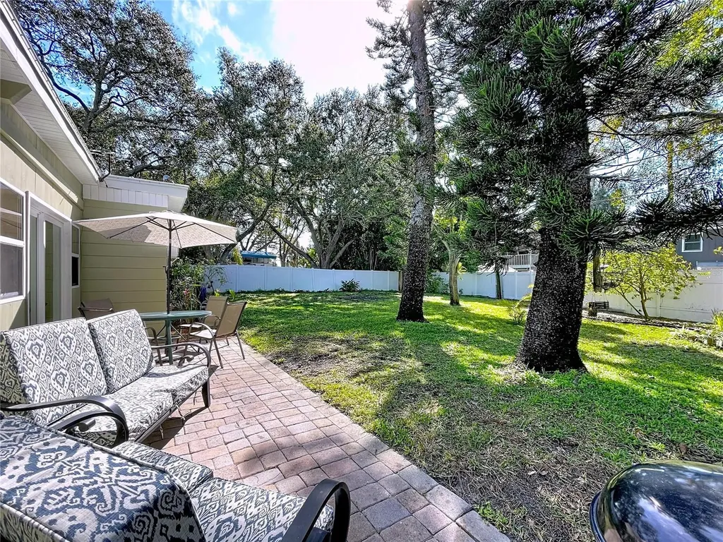 4042 Arkansas Avenue NE St Petersburg FL 33703