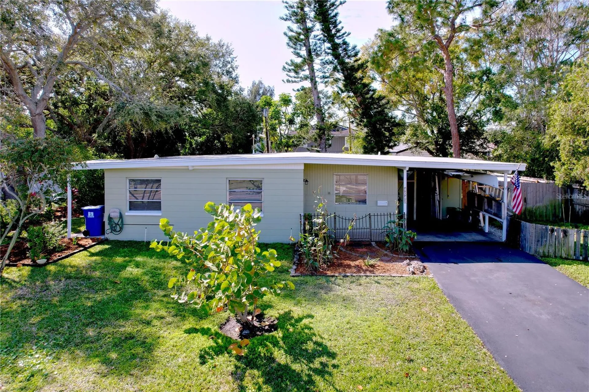 4042 Arkansas Avenue NE St Petersburg FL 33703