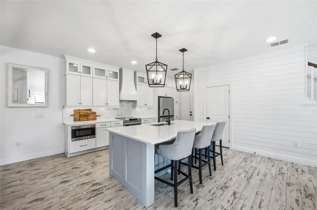 1033 Wilks Avenue Orlando FL 32809
