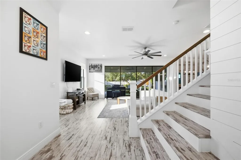 1033 Wilks Avenue Orlando FL 32809