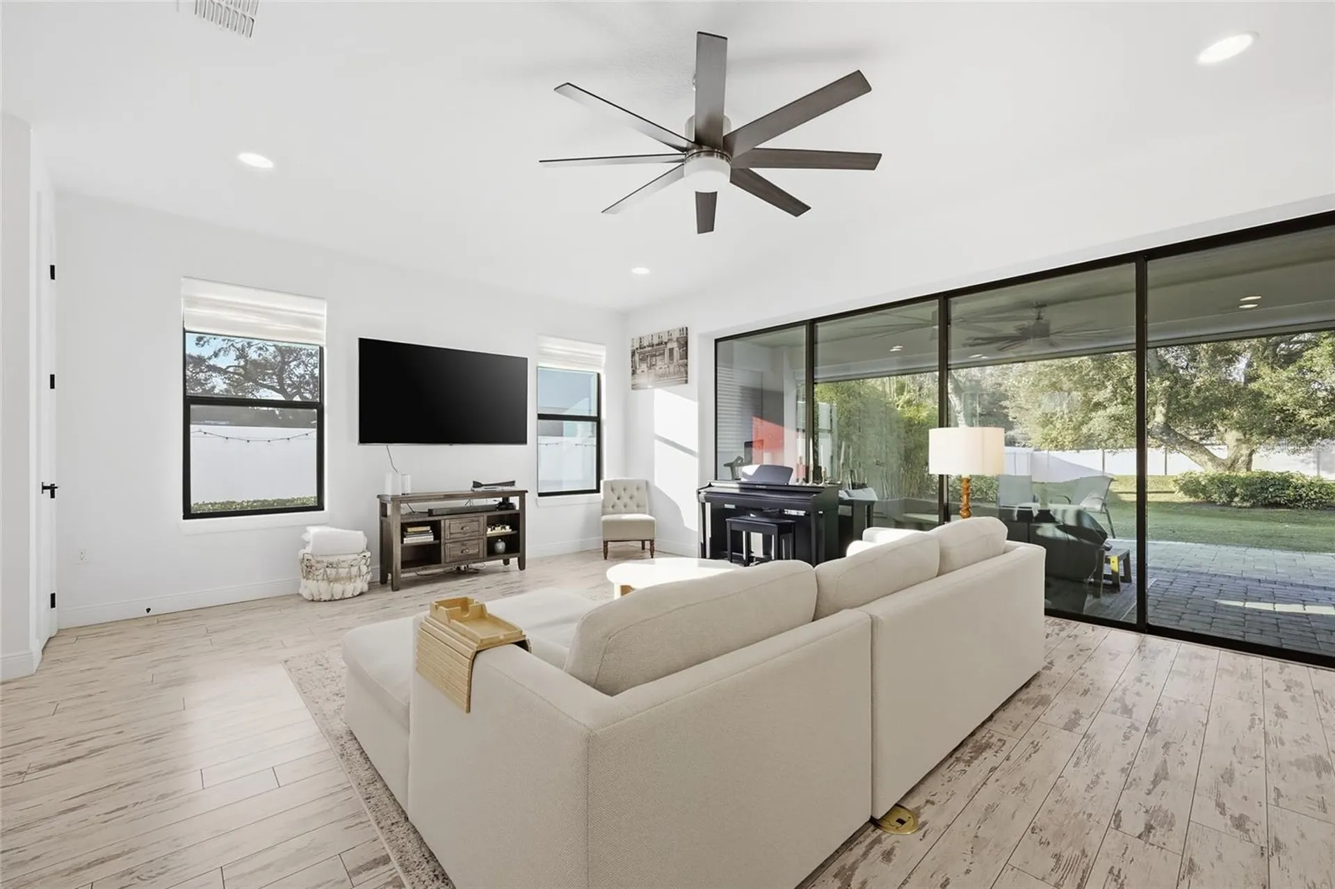 1033 Wilks Avenue Orlando FL 32809