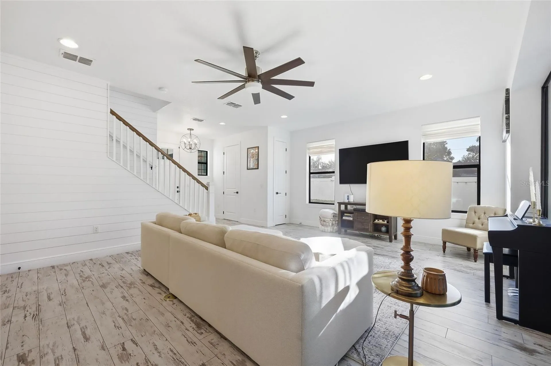 1033 Wilks Avenue Orlando FL 32809