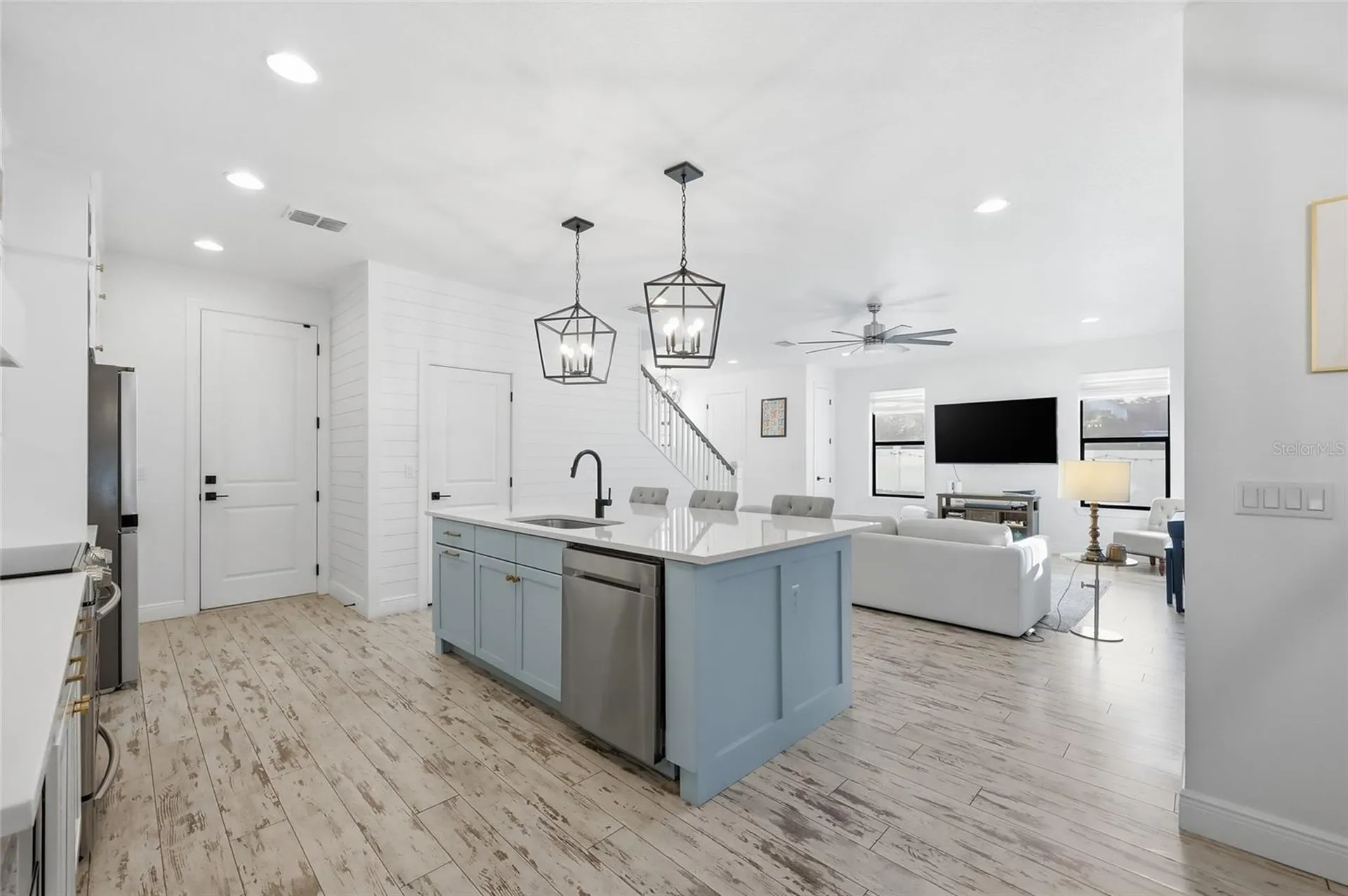 1033 Wilks Avenue Orlando FL 32809