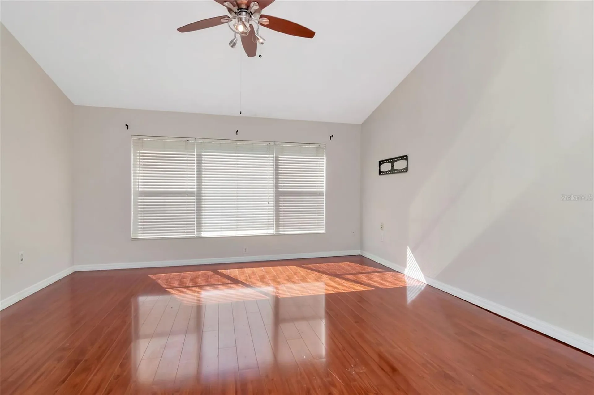 18832 Duquesne Drive Tampa FL 33647