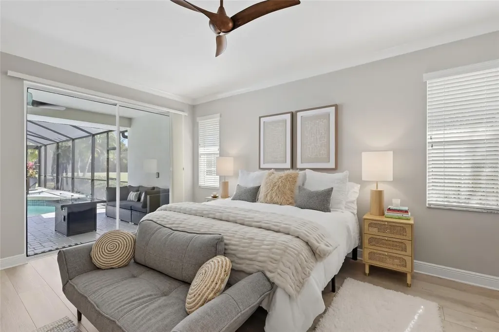 7321 Links Court Sarasota FL 34243