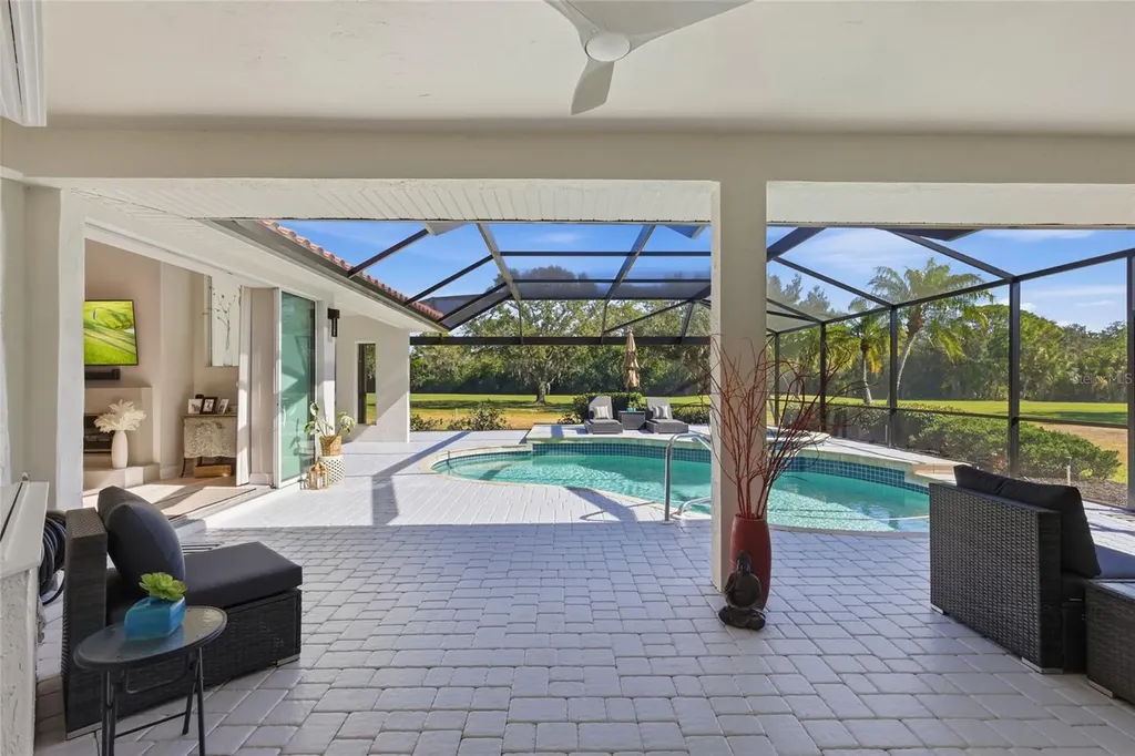 7321 Links Court Sarasota FL 34243