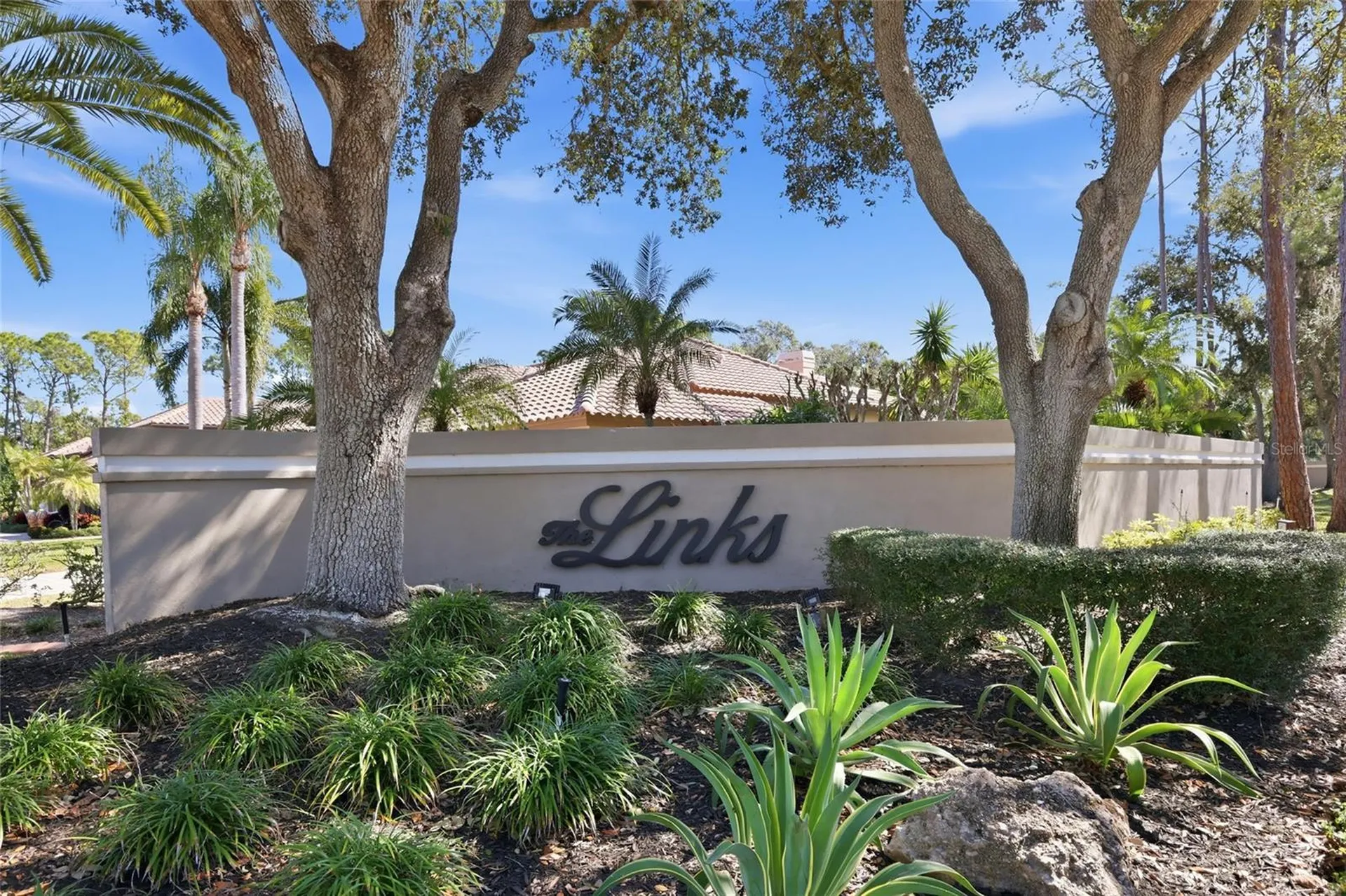 7321 Links Court Sarasota FL 34243