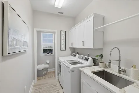 7321 Links Court Sarasota FL 34243