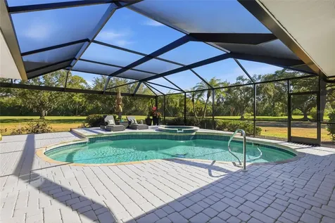 7321 Links Court Sarasota FL 34243
