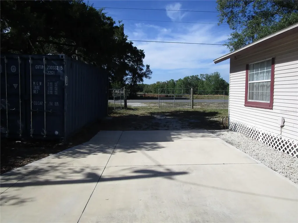 20036 State Road 44 Eustis FL 32736