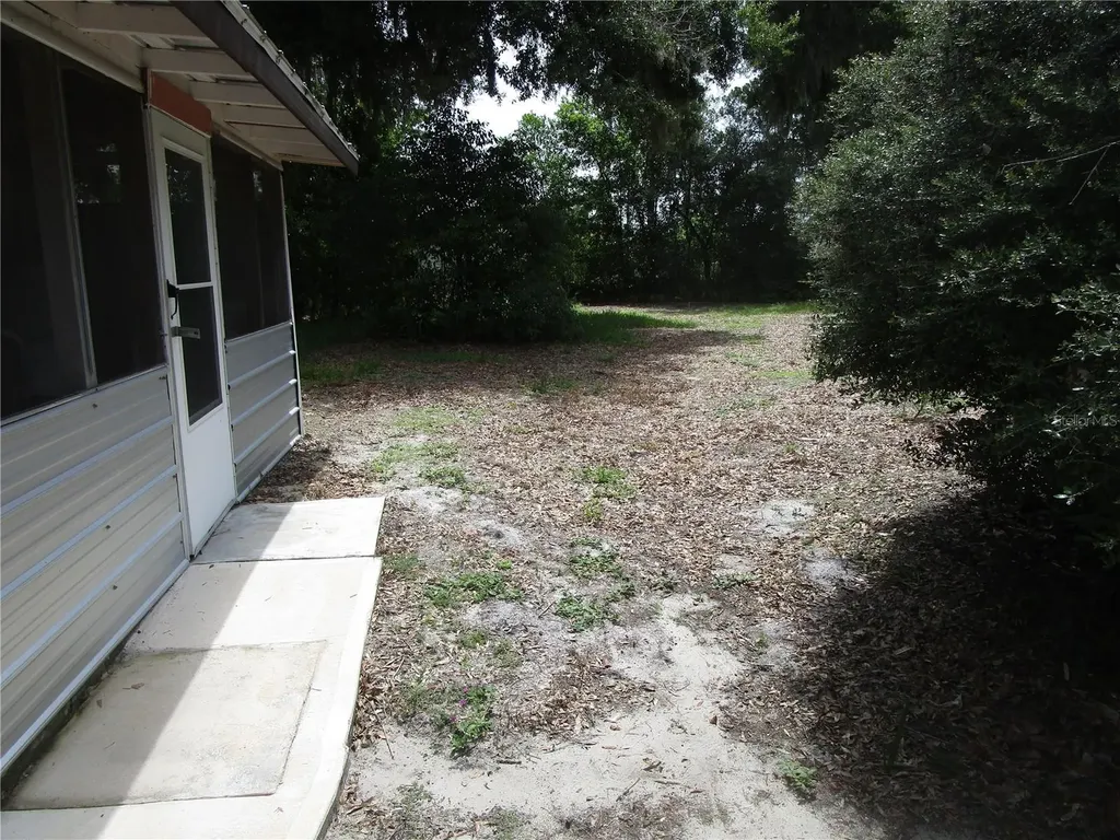 20036 State Road 44 Eustis FL 32736