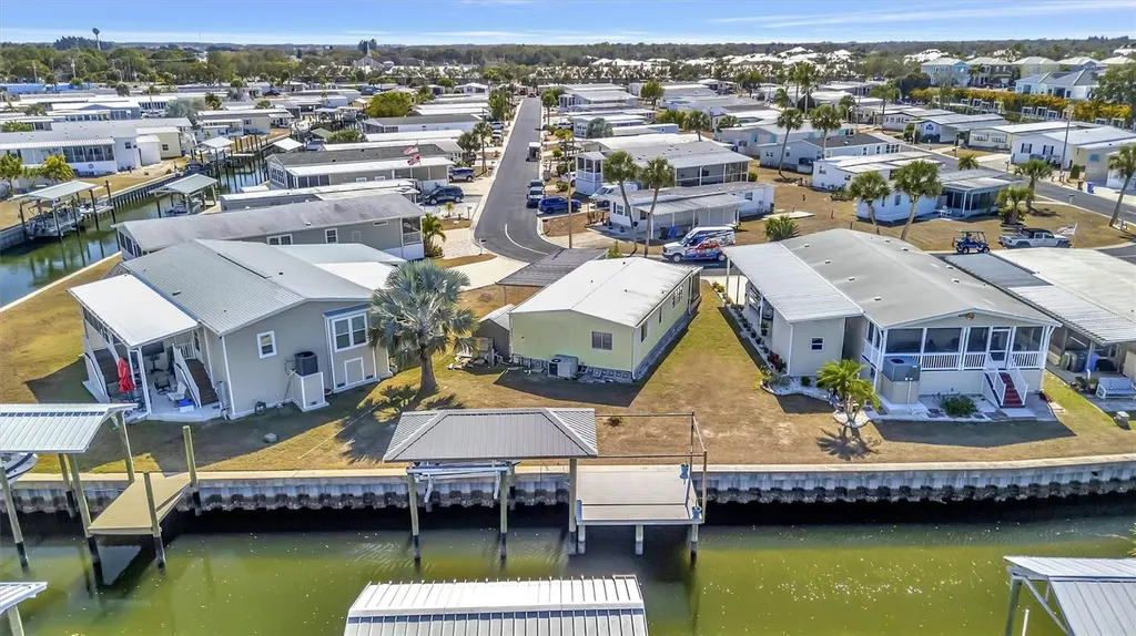 129 E Saint Lucia Loop Apollo Beach FL 33572