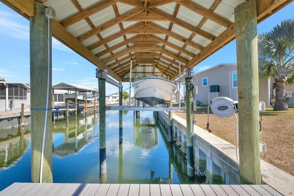 129 E Saint Lucia Loop Apollo Beach FL 33572