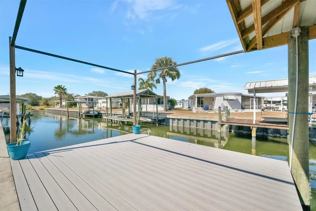 129 E Saint Lucia Loop Apollo Beach FL 33572