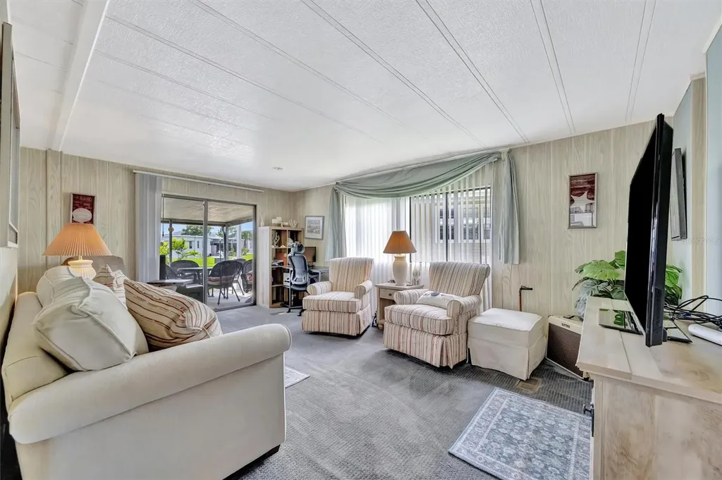 129 E Saint Lucia Loop Apollo Beach FL 33572
