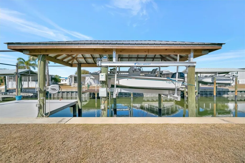 129 E Saint Lucia Loop Apollo Beach FL 33572