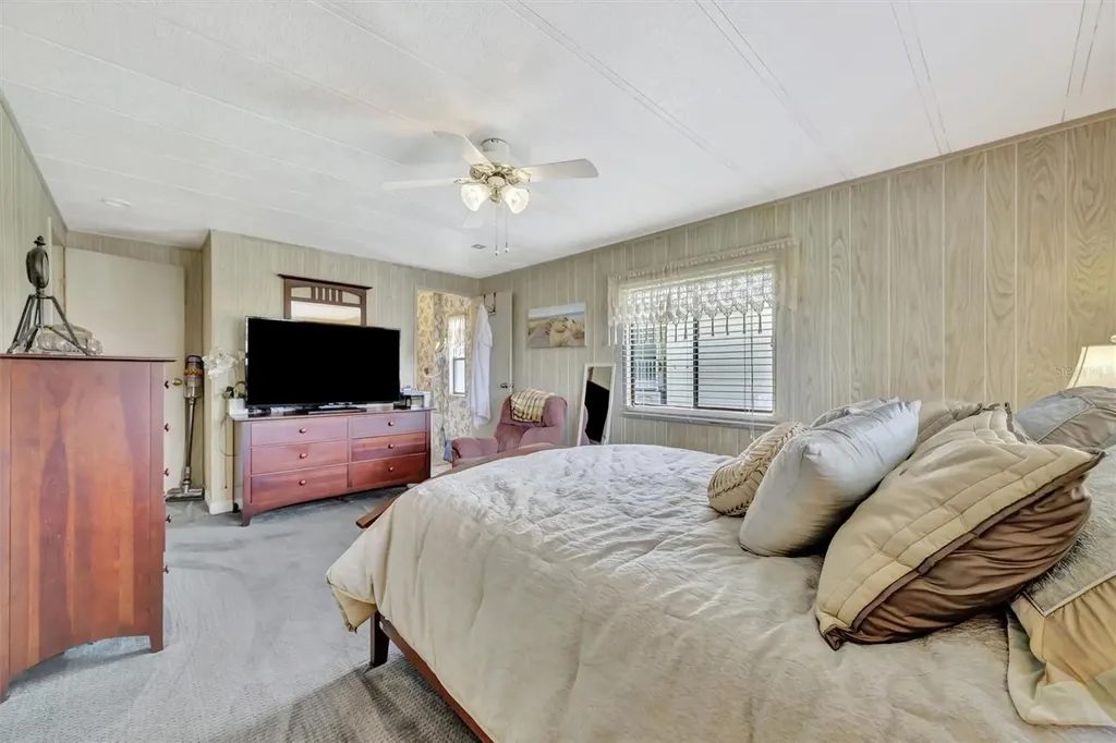 129 E Saint Lucia Loop Apollo Beach FL 33572