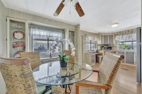 129 E Saint Lucia Loop Apollo Beach FL 33572