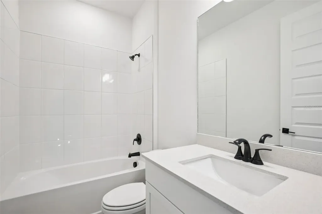 144 Shady Edge Loop Nokomis FL 34275