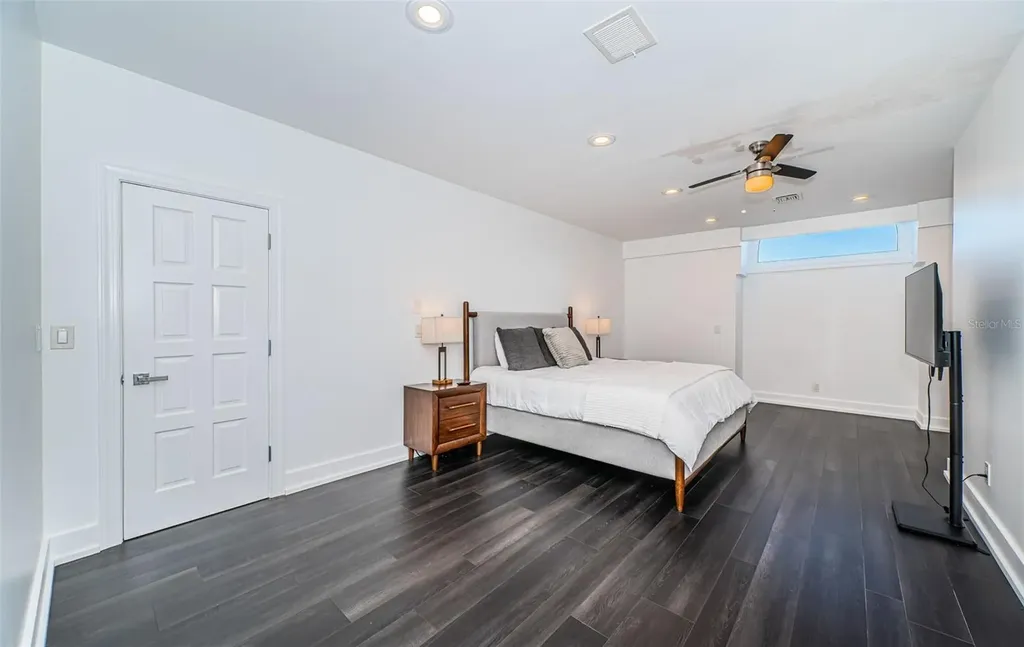 5212 62nd Avenue S St Petersburg FL 33715