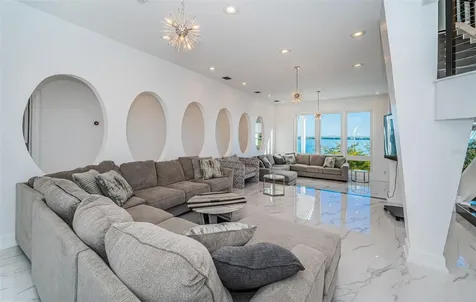 5212 62nd Avenue S St Petersburg FL 33715